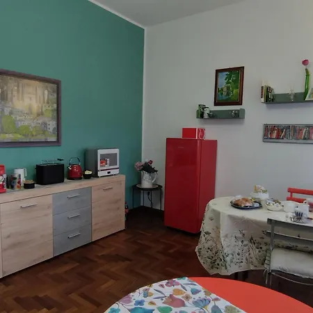 Vivas Rubra Oda ve Kahvaltı 4*