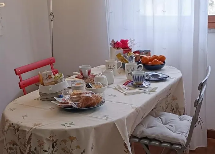 לינה וארוחת בוקר Vivas Rubra